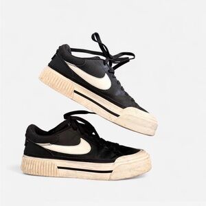 Nike Women's Court Legacy Lift